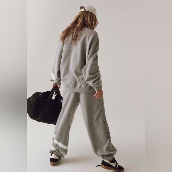 NWT FREE PEOPLE FP Movement Women's All Star Logo Pullover size S, M, L - Picture 4 of 9